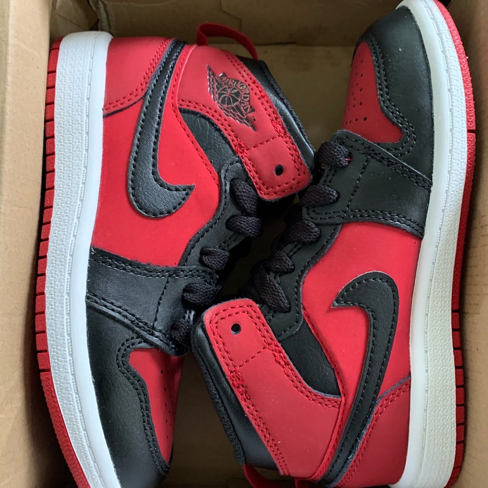 Jordan 1 Mid- 11 child